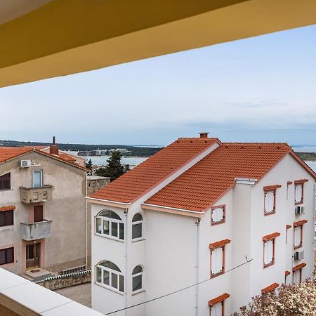 Nice Apartment Silvia Novalja Bagian luar foto