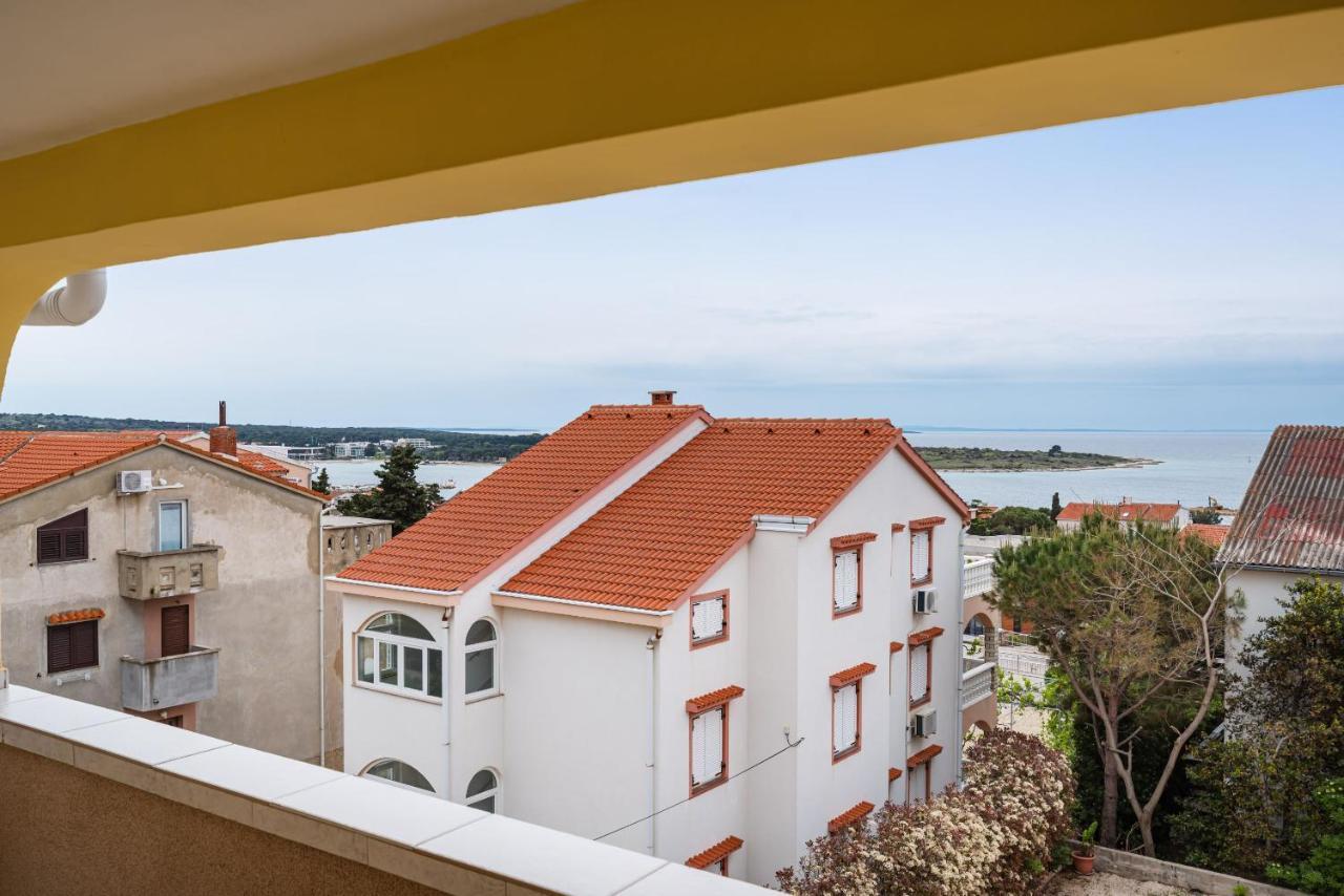 Nice Apartment Silvia Novalja Bagian luar foto