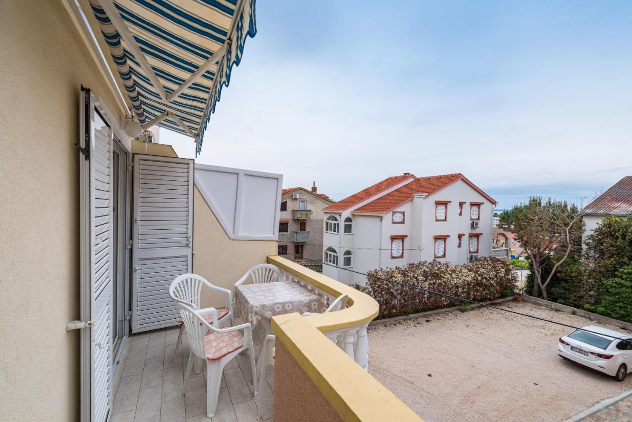 Nice Apartment Silvia Novalja Bagian luar foto